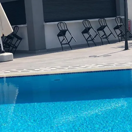 Luxury Villas With Shared Pool Near By John Hopkins