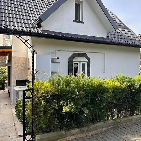 فيلة Luxury Villas With Shared Pool Near By John Hopkins Darıca