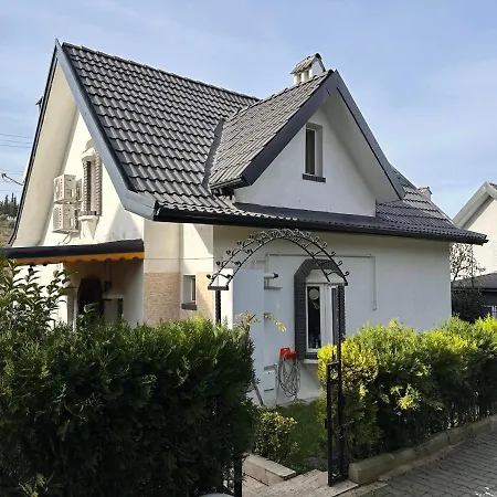 Luxury Villas With Shared Pool Near By John Hopkins *